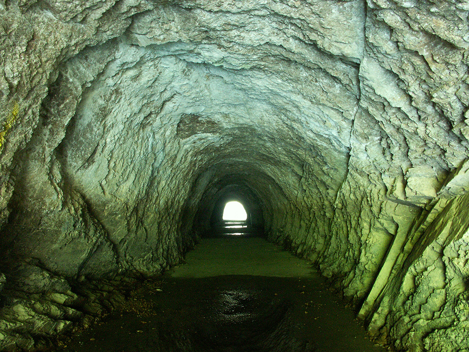 丹生 柳谷トンネル内部